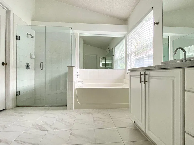2840 Runyon Cir — Photo 12