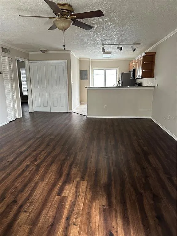 2 bed, 2.0 bath, 840 sqft, $1,600 — Photo 2