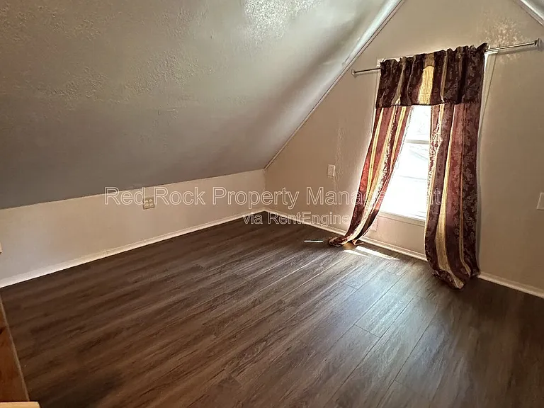 835 Elm St — Photo 11