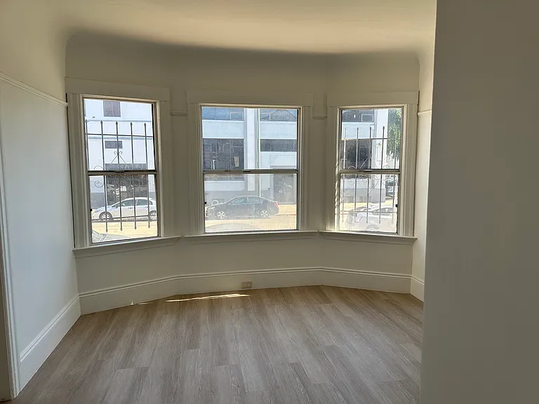 907 Alice St #907B — Photo 3