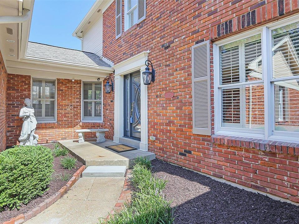 1st image of 323 Morristown Ct