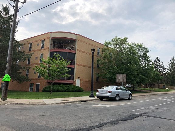3rd image of 3232 Fremont Ave N