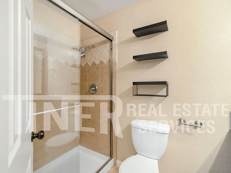 1721 Oakwood Dr — Photo 22