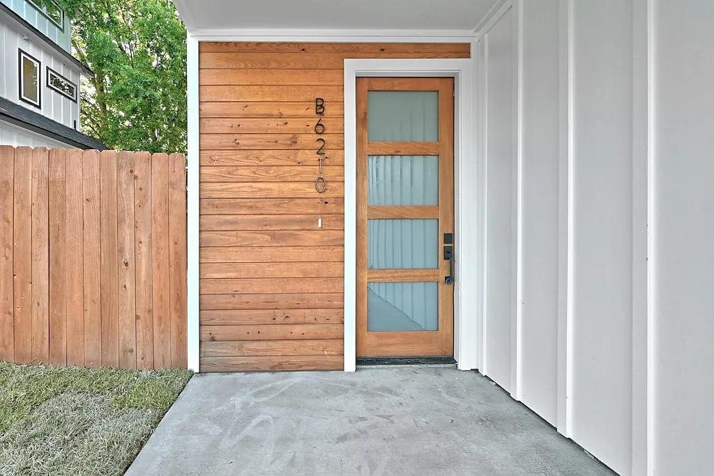 2 bed, 2.5 bath, 1352 sqft, $2,350 — Photo 2