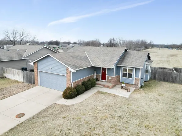 1807 N Country Walk Ln, Mulvane, KS 67110