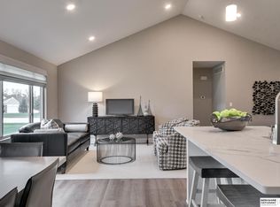 20056 Piney Creek Dr, Elkhorn, NE 68022