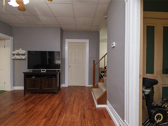 4th image of 124 Mill St