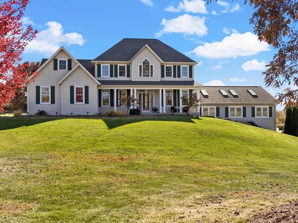 6175 Oak Hollow Drive, Oregon, WI 53575