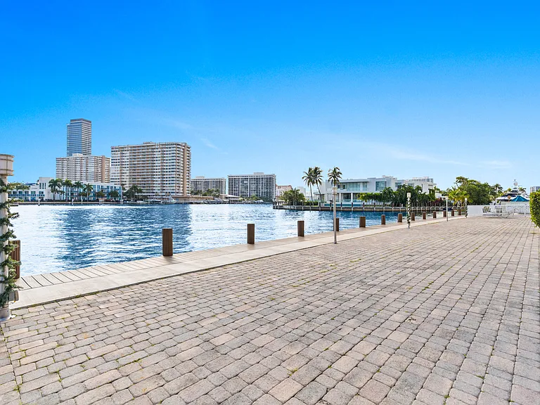 121 Golden Isles Dr #Penthouse 1 — Photo 7