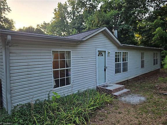 4th image of 1966 S Lake Dr