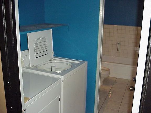 laundry room w/ hall bath