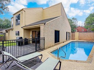 327 Oarman Ct, Houston, TX 77079