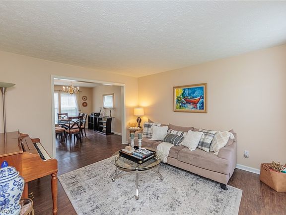 4th image of 7306 Meadow Brooke Way