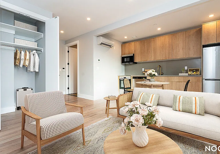 31-61 Vernon Blvd #6X — Photo 11