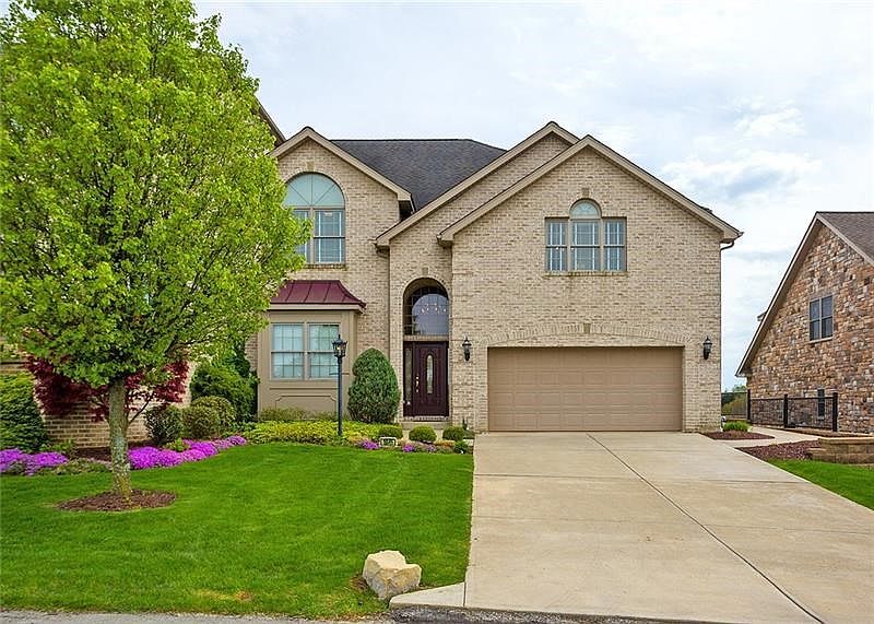 1st image of 1045 Blackthorne Dr