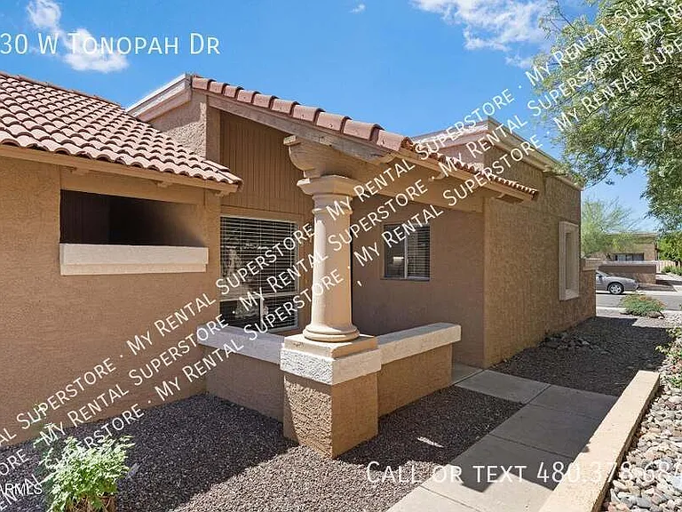 330 W Tonopah Dr — Photo 1
