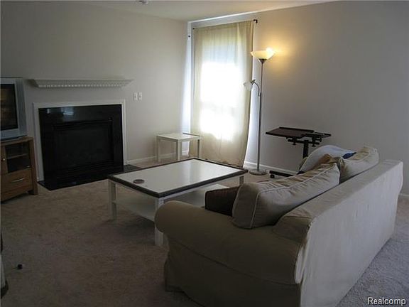 4th image of 1823 Savannah Ln
