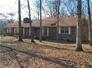 32 Eagle Lake Rd, Canon, GA 30520