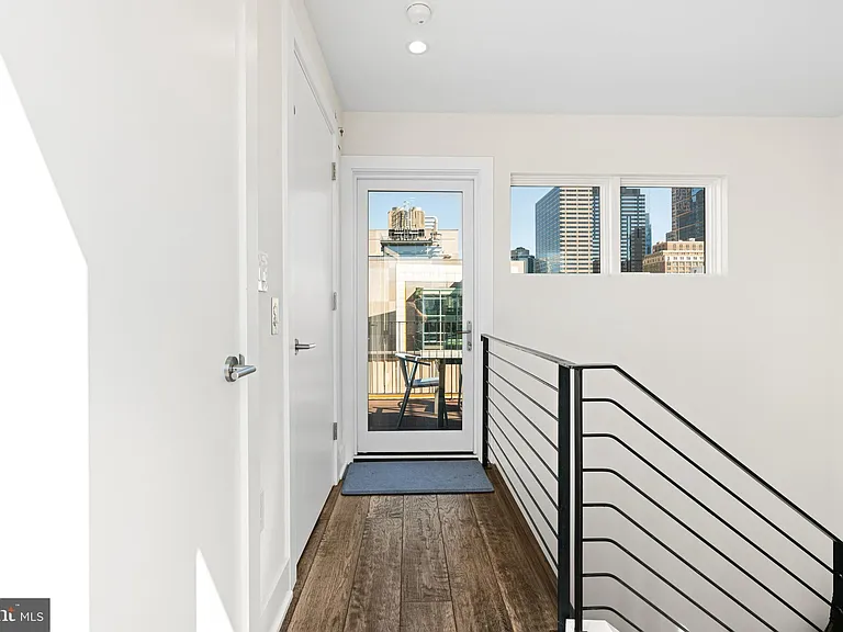 212 N 21st St #1 — Photo 33