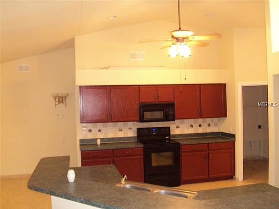 5th image of 13804 Eagles Glen Ct