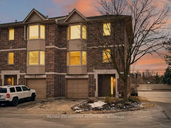 1548 Richmond St #1, London, ON N6G 4W7
