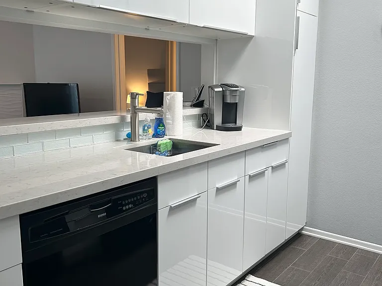 1731 Barry Ave #209 — Photo 10