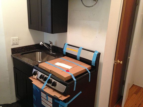 4th image of 332 W 49th St APT 5RW