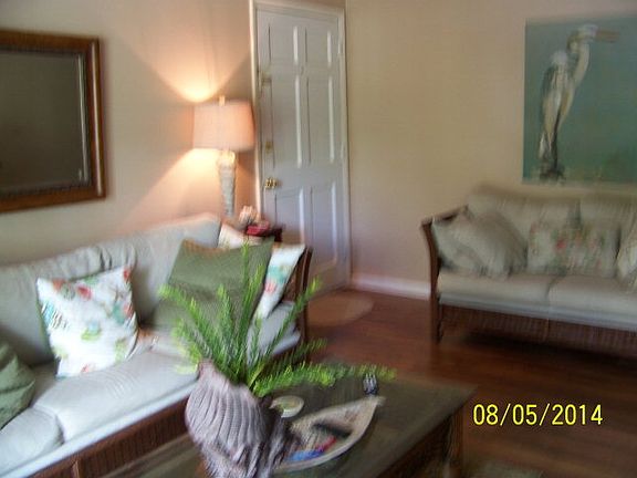2nd image of 850 Mallery St #4D