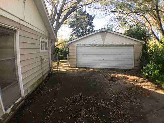 2nd image of 18944 Martin Ct