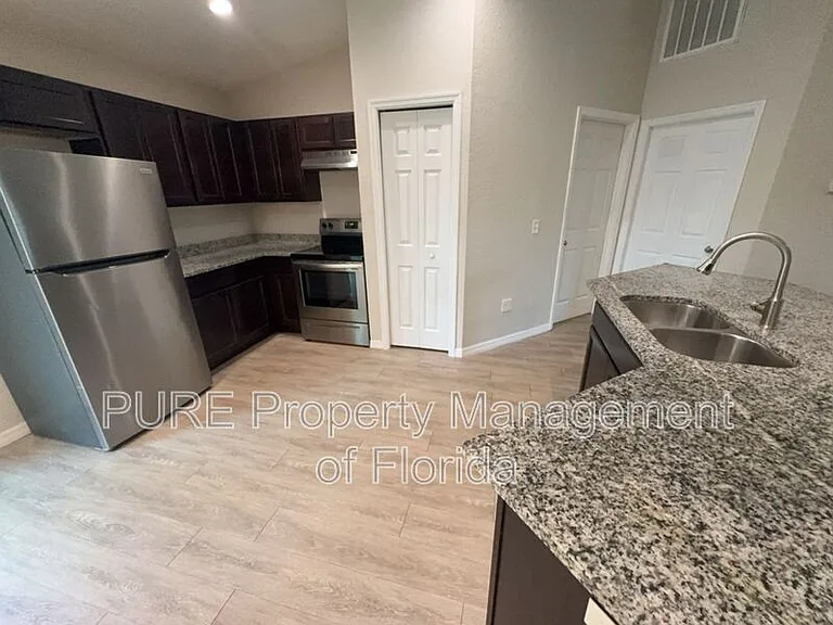 15057 SW 21st Ter — Photo 12