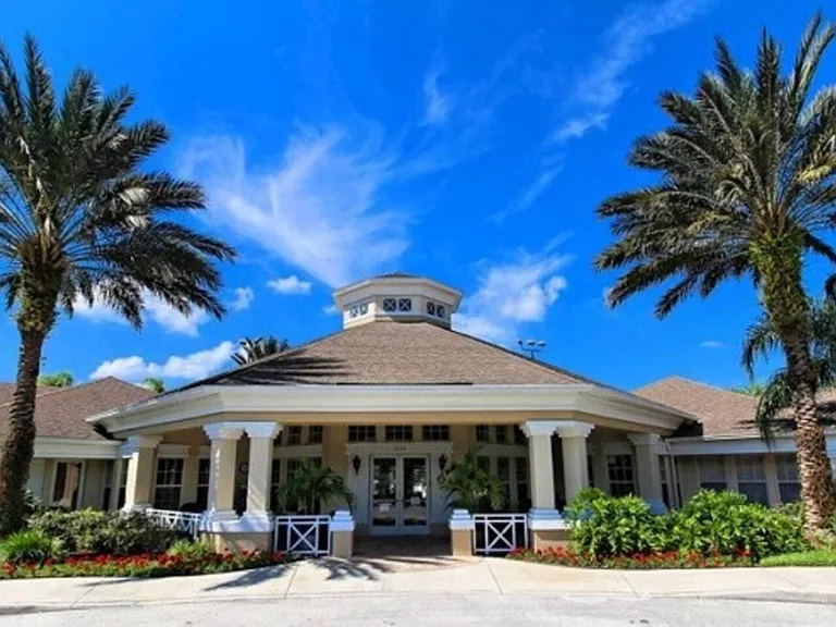 Silver Palm Dr — Photo 37