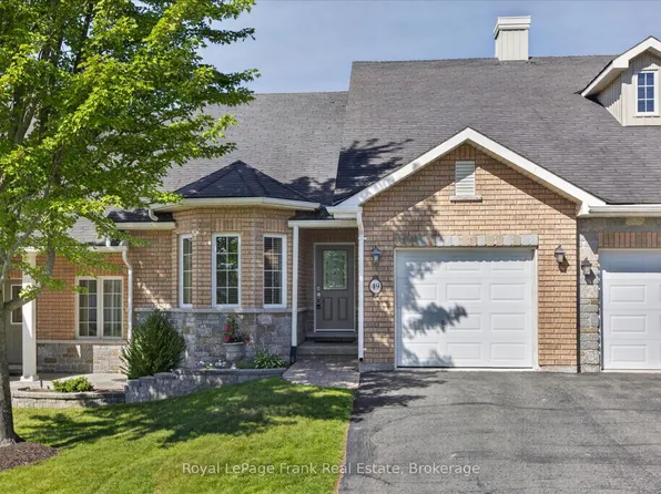 60 Village Cres #49, Peterborough, ON K9J 0A9