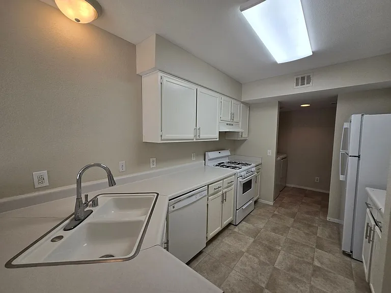 2804 Crystal Lantern Dr — Photo 17