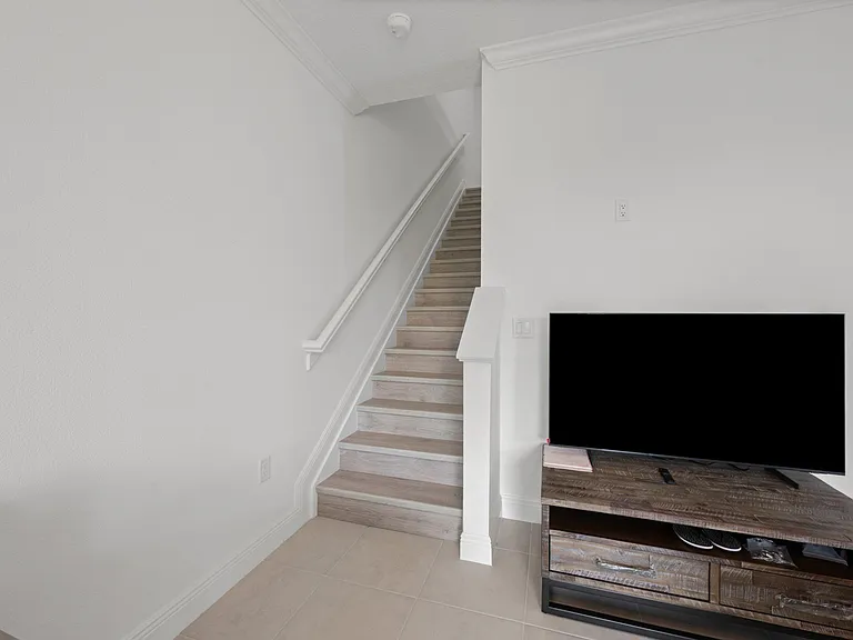 4574 Longwood — Photo 12