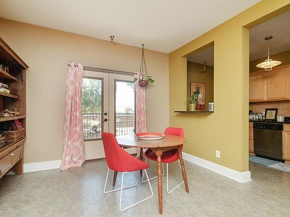 5th image of 1902 Woodland Ave APT 101