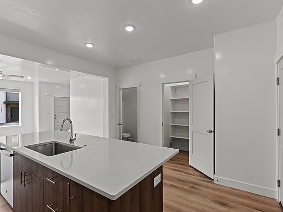 4th image of 3410 W 1010 S