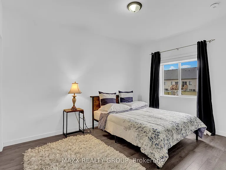 352 Alberta St — Photo 12