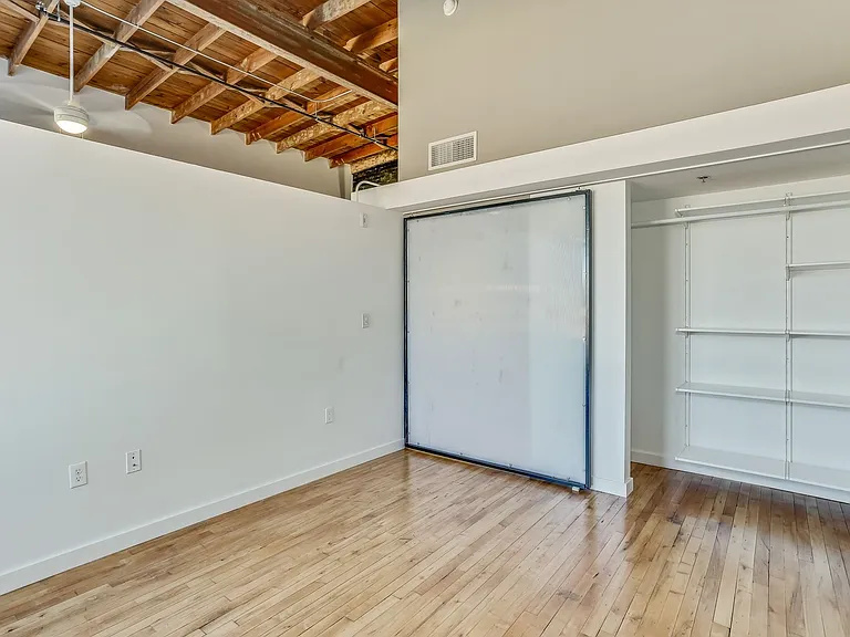 520Commerce — Photo 5