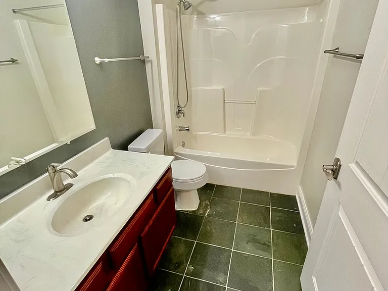 941 N Swift Rd #104 — Photo 12