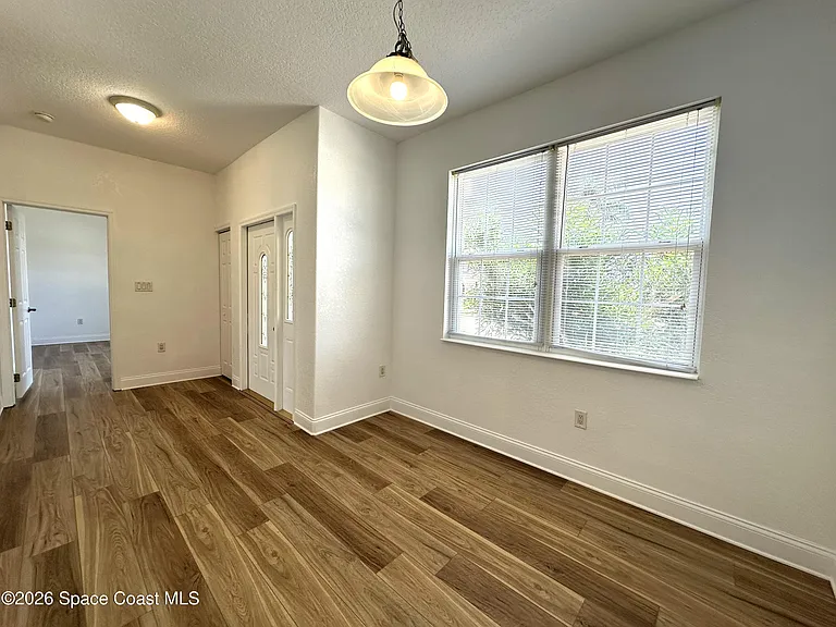 616 Manatee Bay Dr — Photo 5