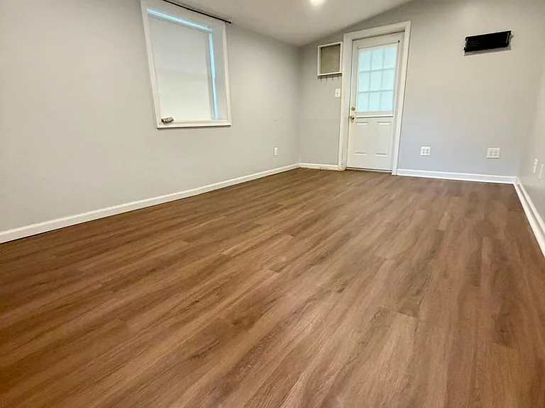 300 Winding Way — Photo 25