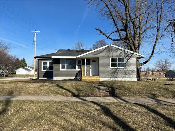 1624 7th St, Perry, IA 50220