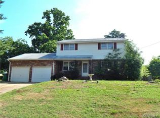 211 Nottingham Dr, Colonial Heights, VA 23834