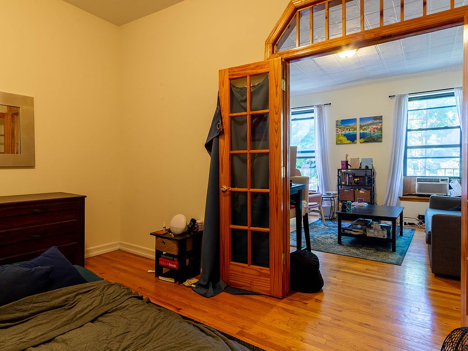 2nd image of 71 Underhill Ave #2B
