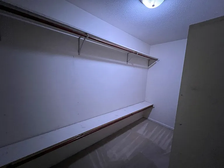 1635 Pondside Dr — Photo 12