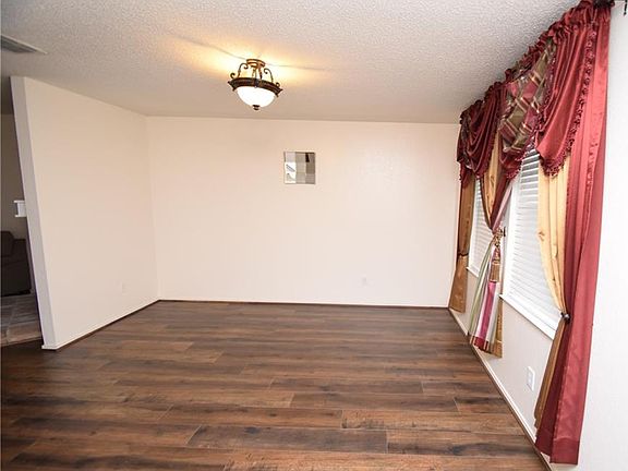 3rd image of 1108 Chilton Dr