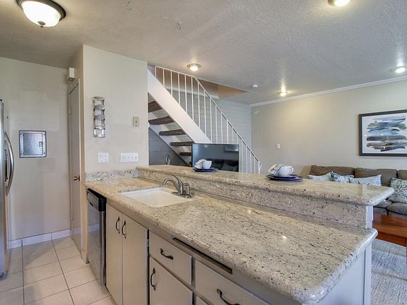 5th image of 1368 Shawn Dr Unit 2