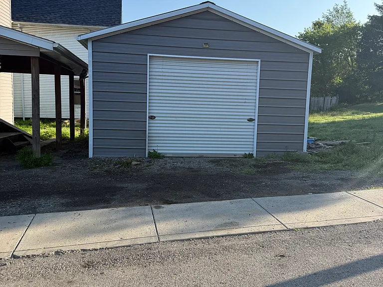 N Crawford Ave — Photo 10