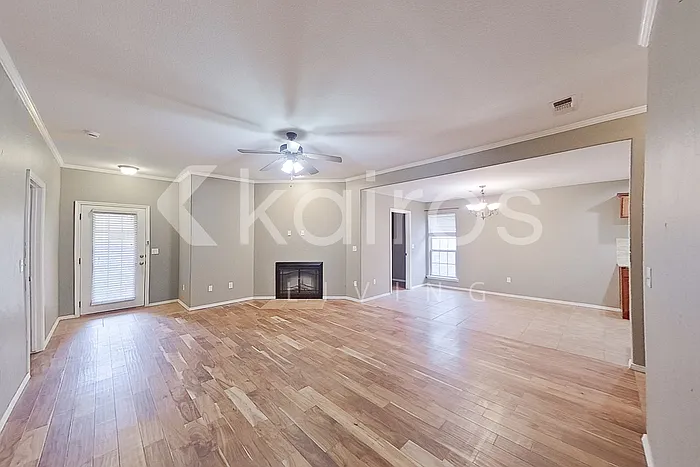 8511 Taos Dr — Photo 2