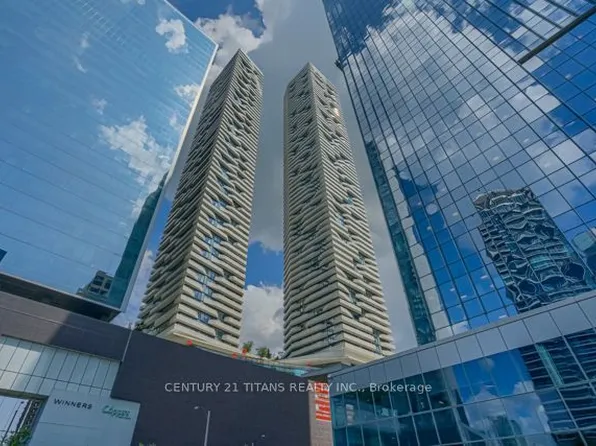 100 Harbour St #6606, Toronto, ON M5J 0B5